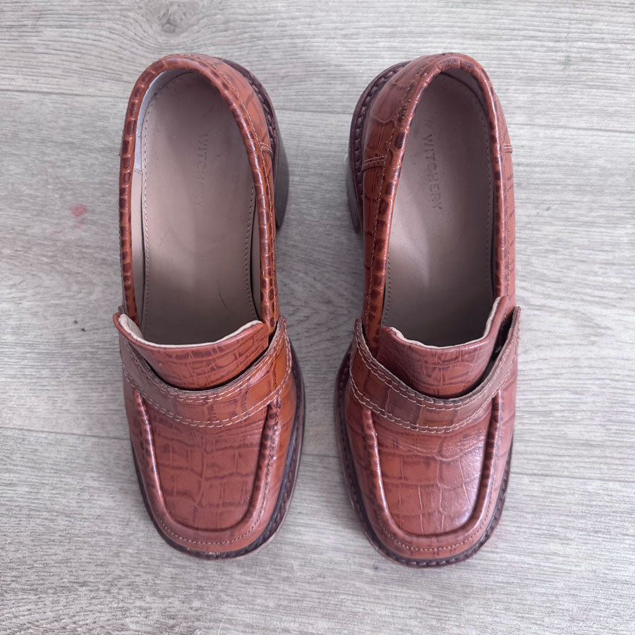 sz 38 Witchery croc heeled loafers