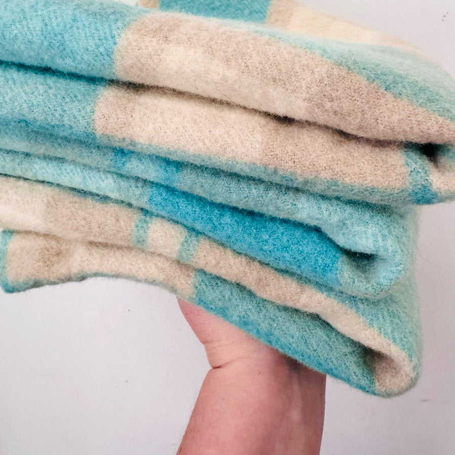 Blanket : Blue cream wool blanket remnant