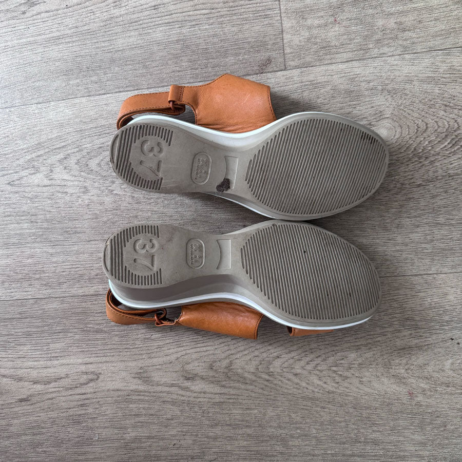 sz 37 Camper wedges