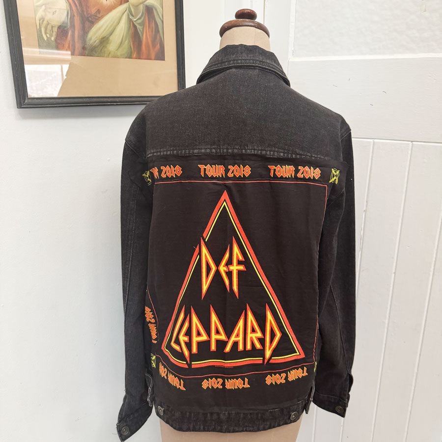 sz L mens Def Leppard black jacket