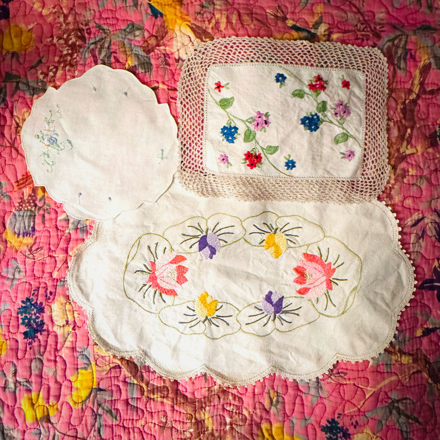 Doilies mixed pack 5