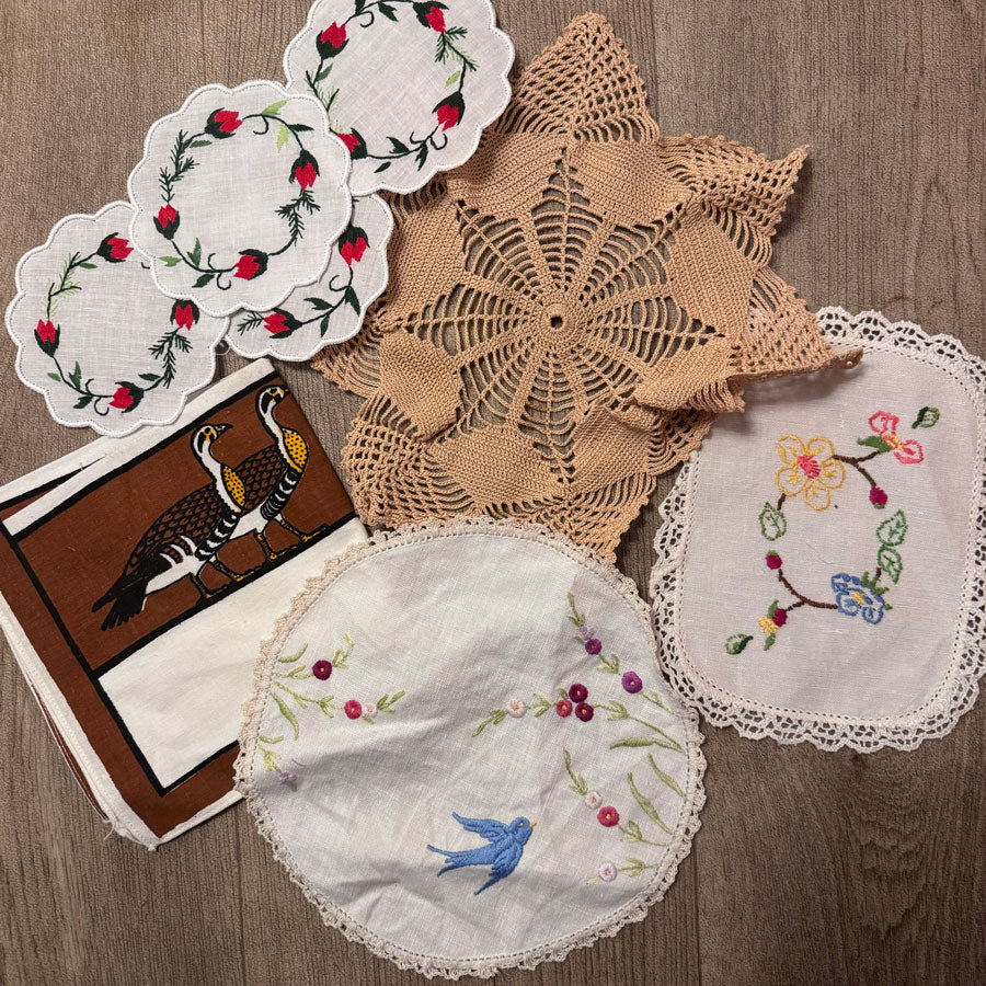Doilies mixed pack 8