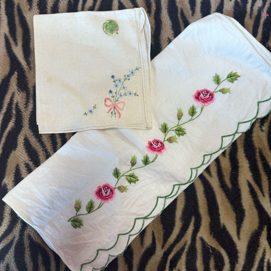 Embroidered sweet pieces