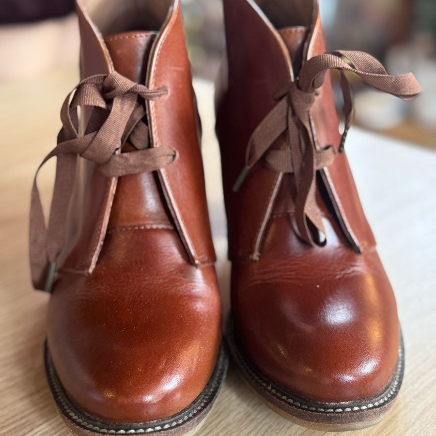 sz 38 Esska tan heeled boots