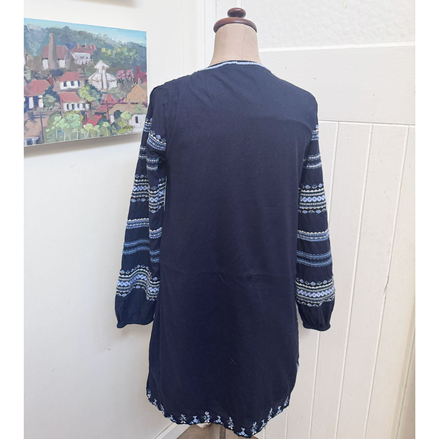 sz 6 Tigerlily navy dress