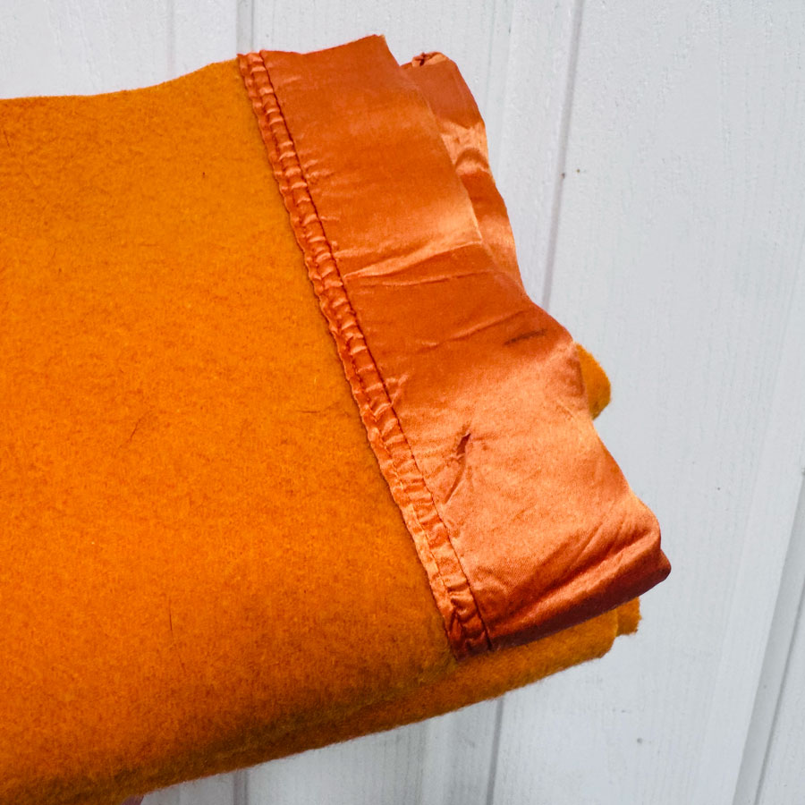 Blanket : Pumpkin wool remnant