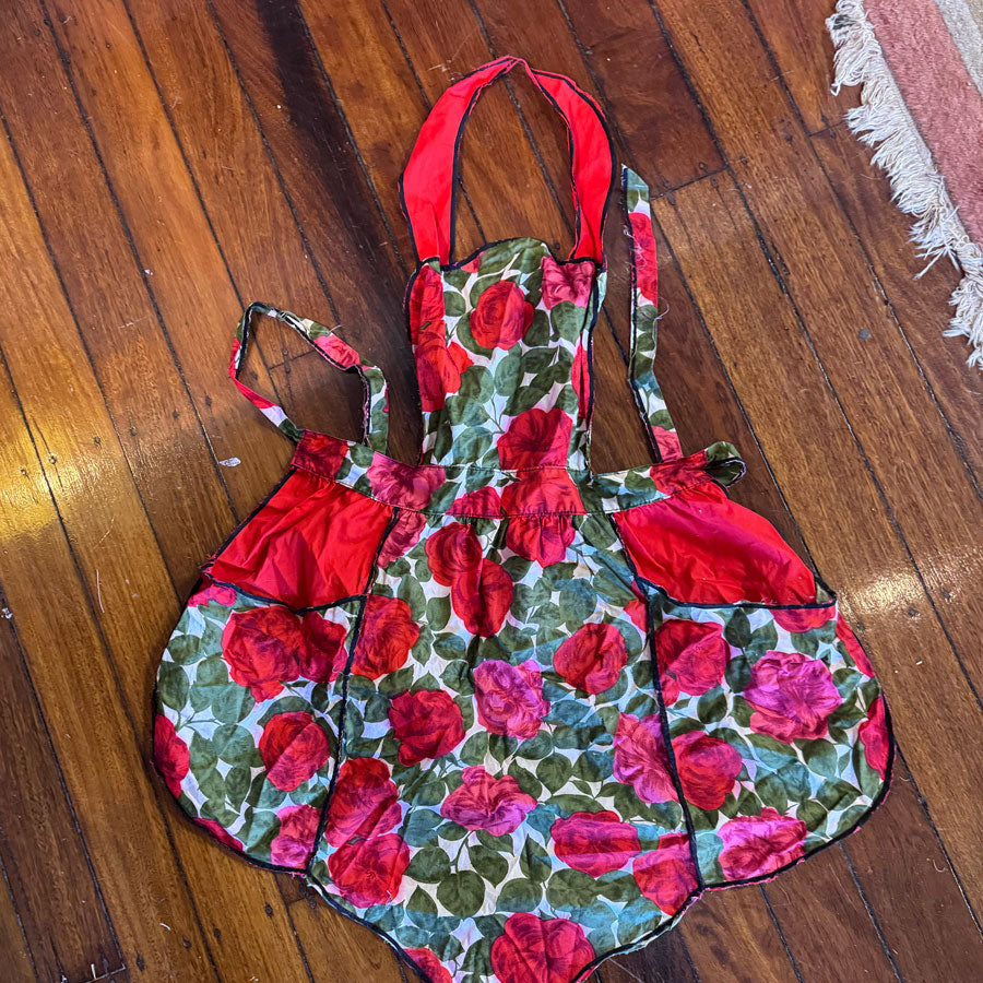 Red rose pinafore apron