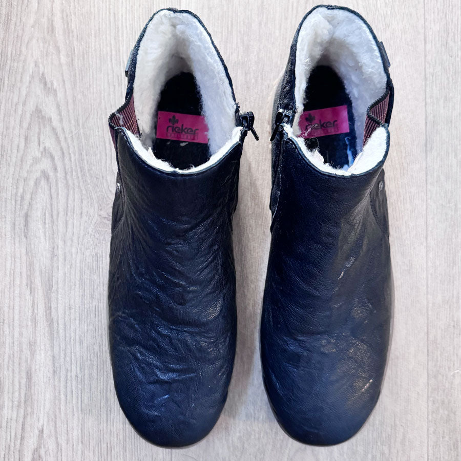 sz 42 Rieker fur lined boots