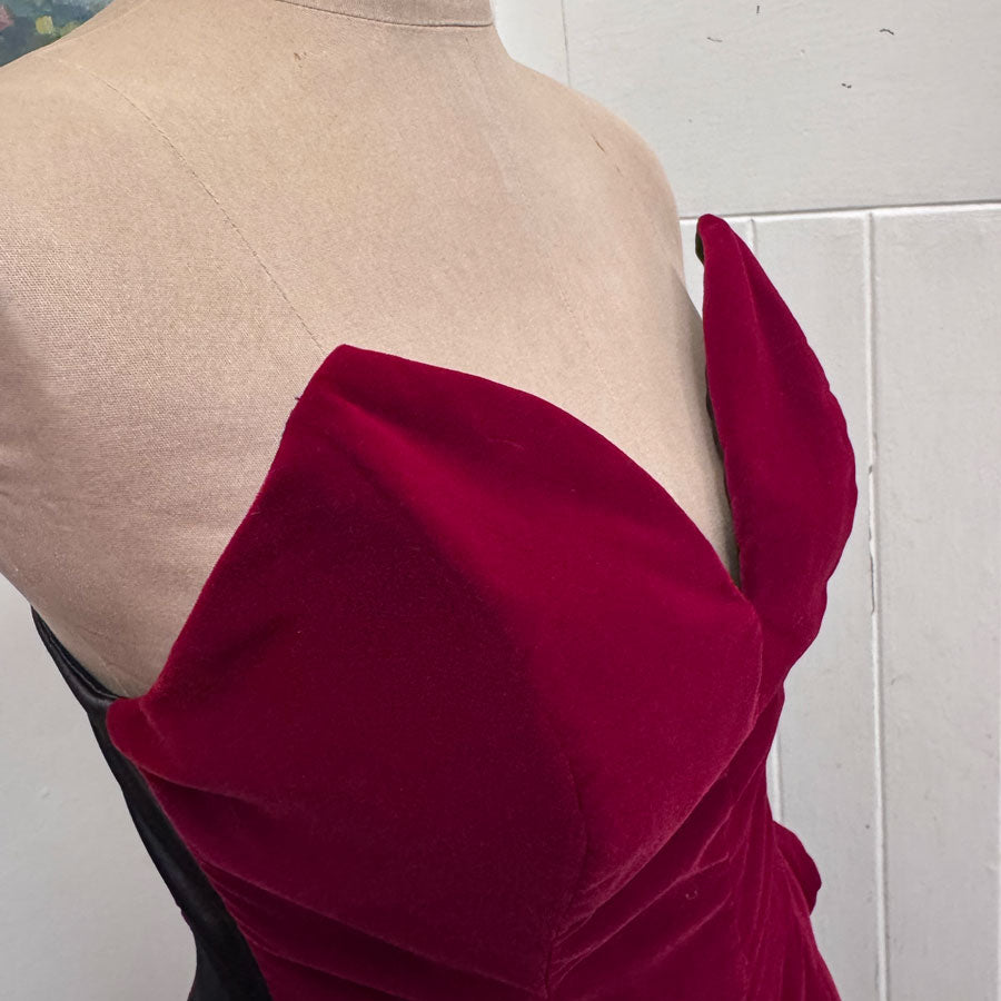 sz S Studibaker Hawk red velvet set
