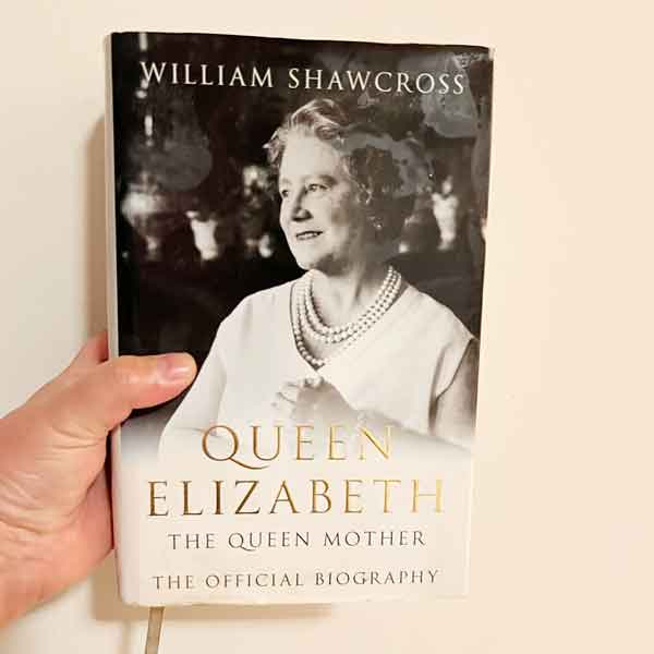 Queen Elizabeth 8504