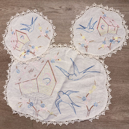 3 bird doilie set