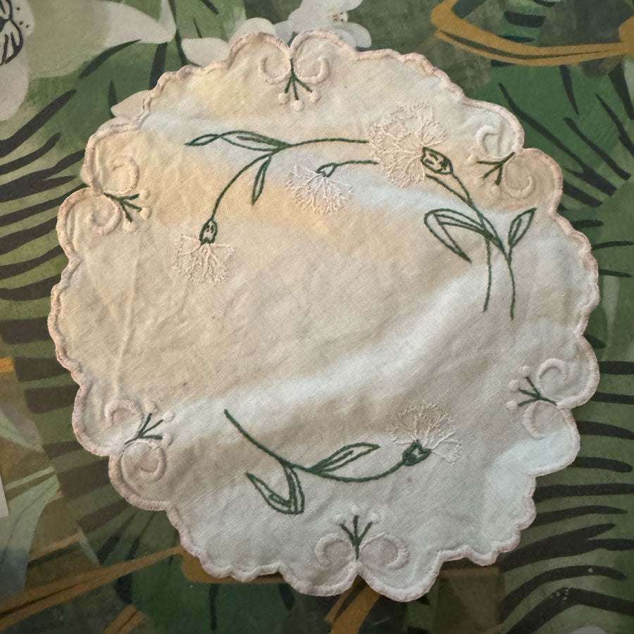 Vintage doilies set 1