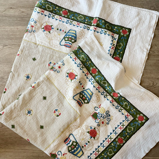Barkcloth retro jug tablecloth