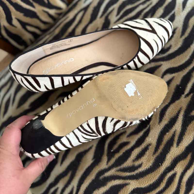 sz 8 fabulous zebra print heels