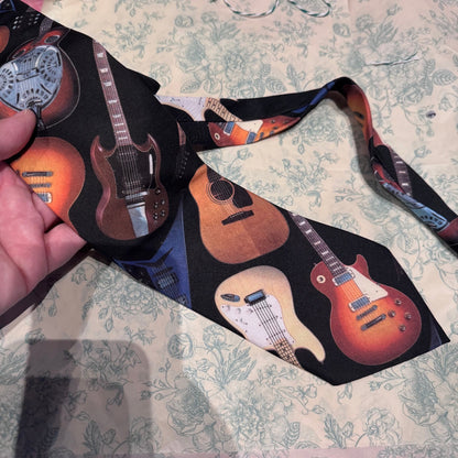 Guitar II retro tie
