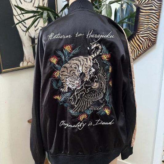 sz M Japanese inspired embroidered satin bomber jacket