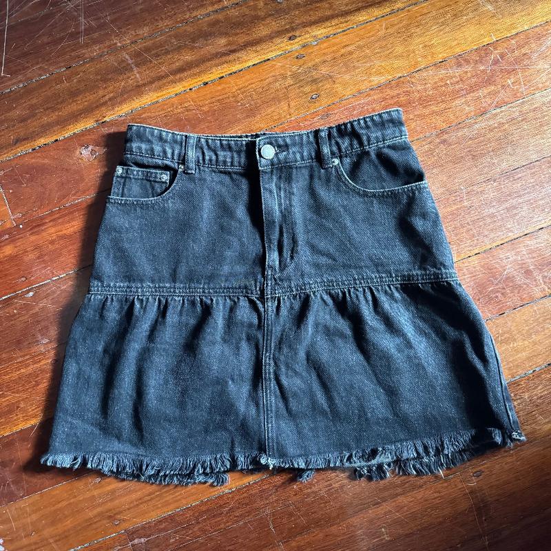 sz 12 black denim Decjuba skirt