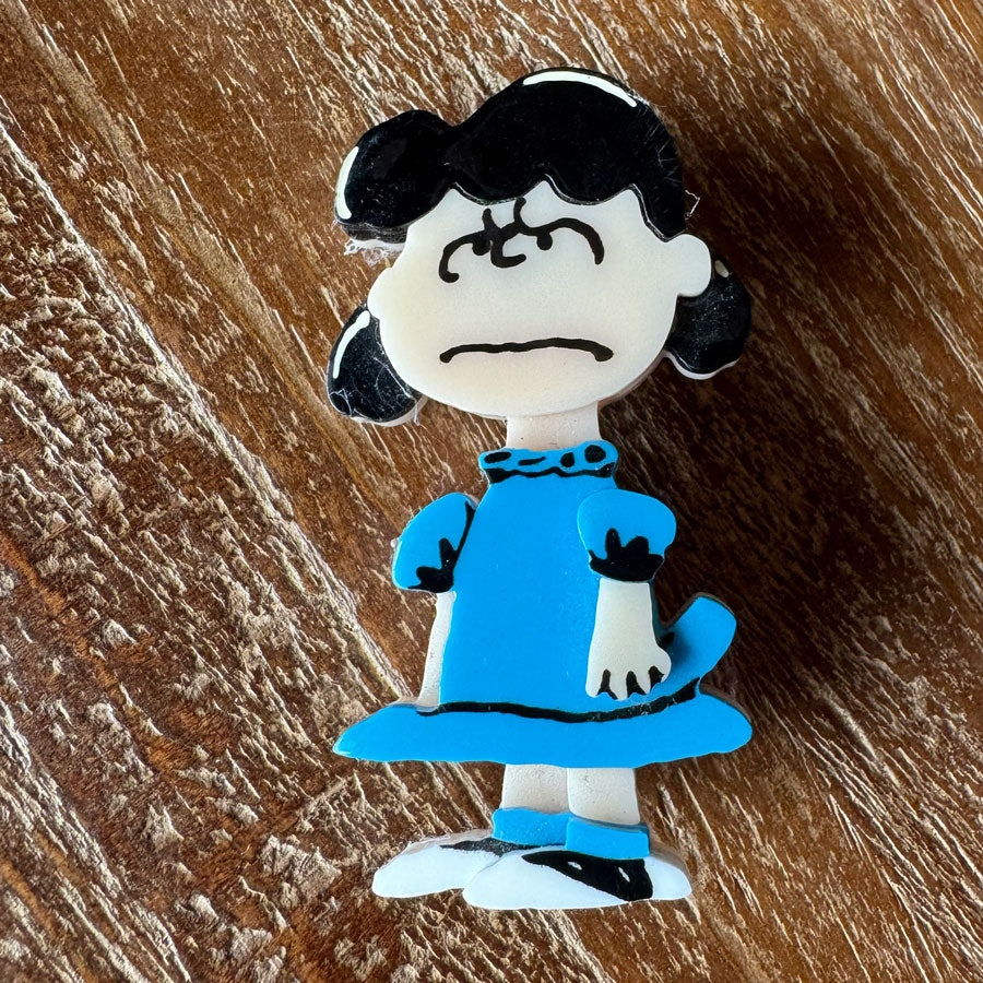 Fabulous brooches various