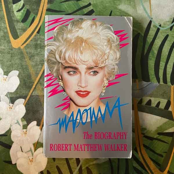 Madonna the biography 8223