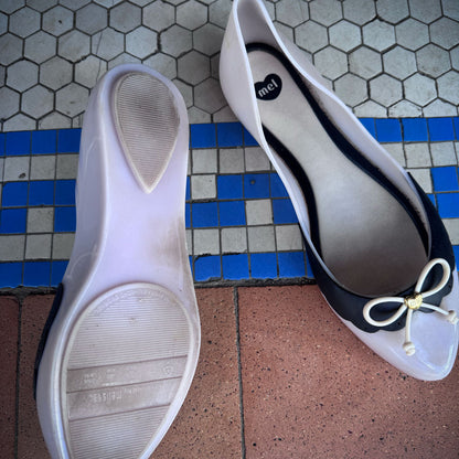sz 40 white Melissa ballet flats