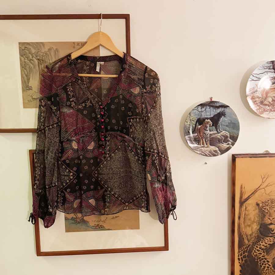 sz 10 dark floral silk blouse