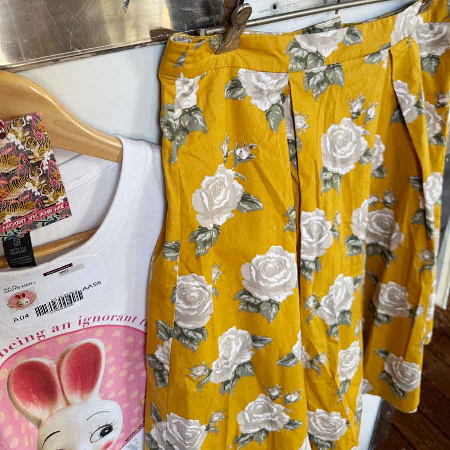 sz 10 yellow rose Dangerfield skirt