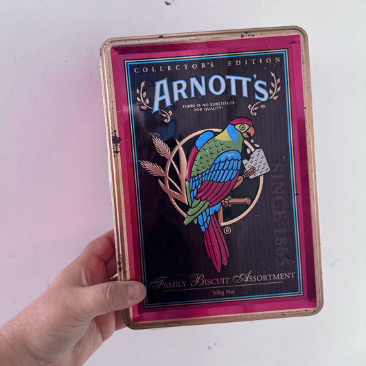 Classic Arnotts tin