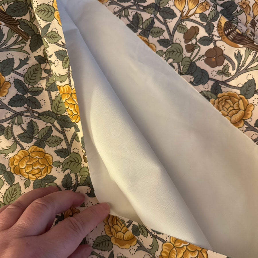 Bird curtain rubber-backed