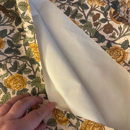 Bird curtain rubber-backed