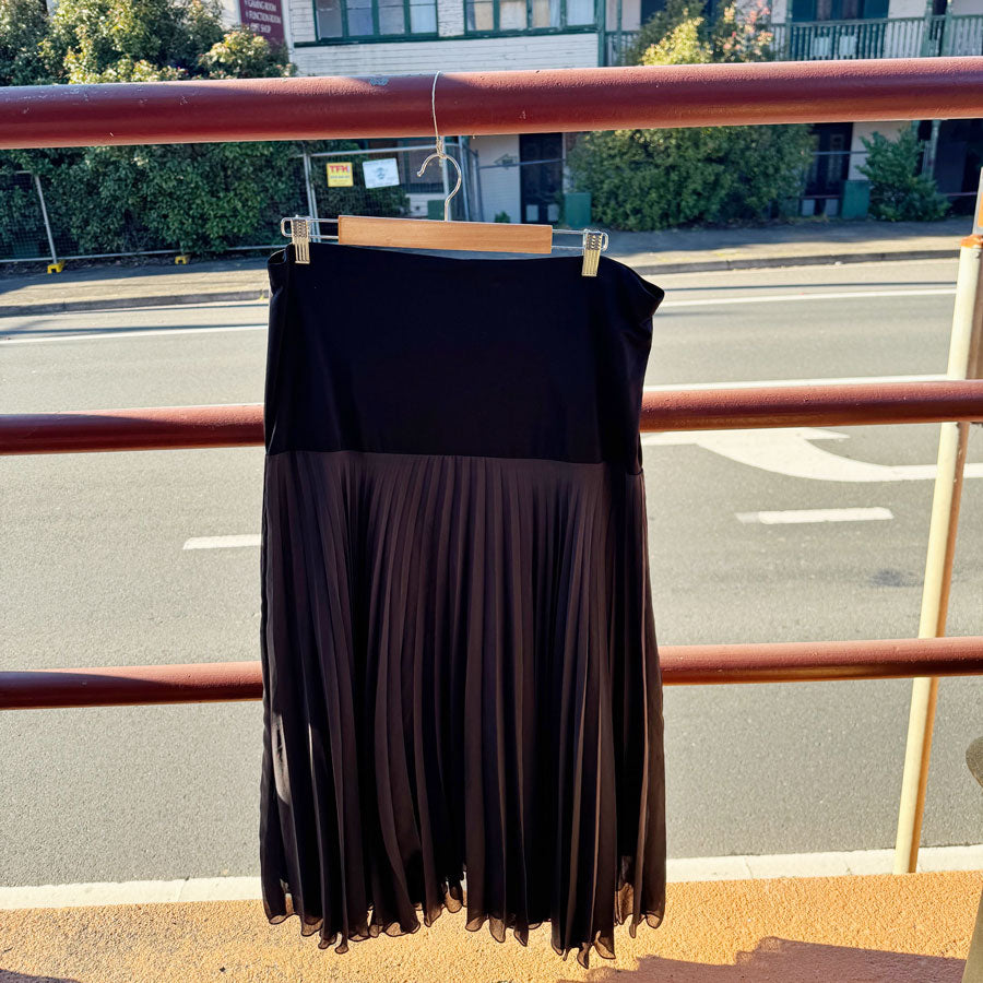 sz 18 Bittermoon NZ aubergine skirt