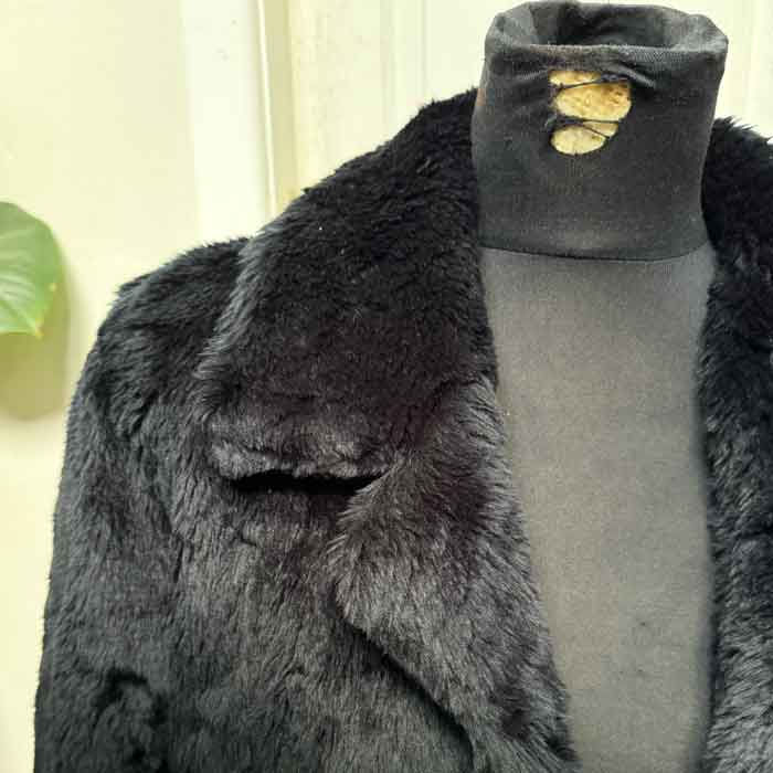 sz sz 12-14 black faux fur jacket