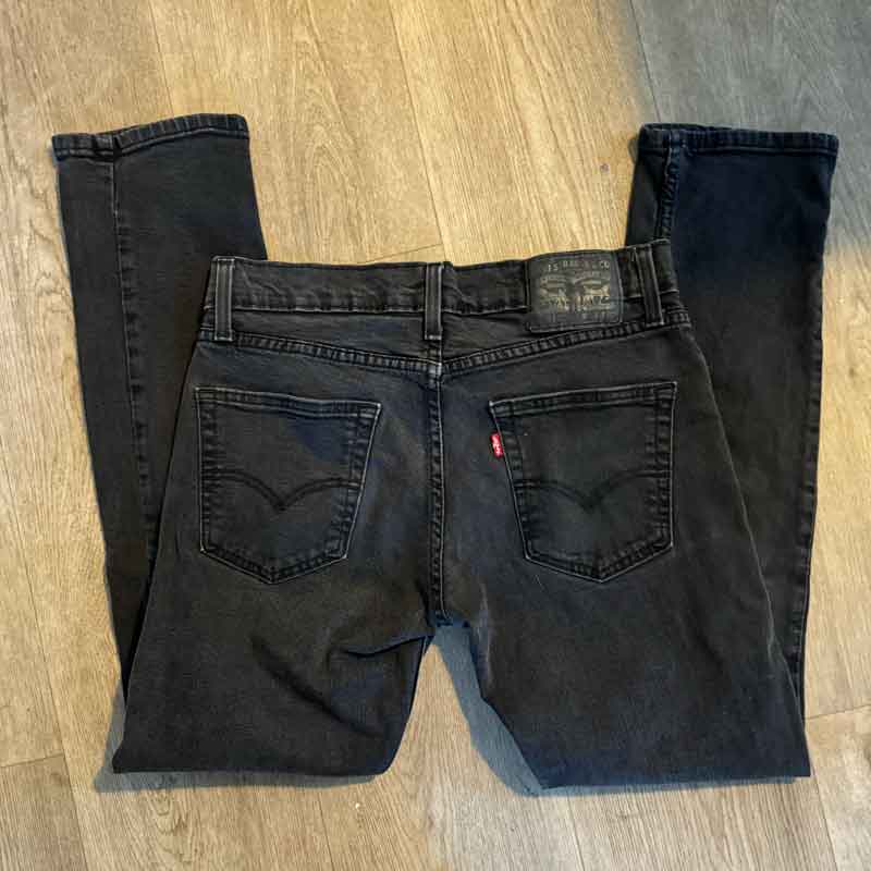 sz 32 Black skinny Levis 511s