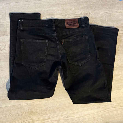 sz 34? black Levis 511
