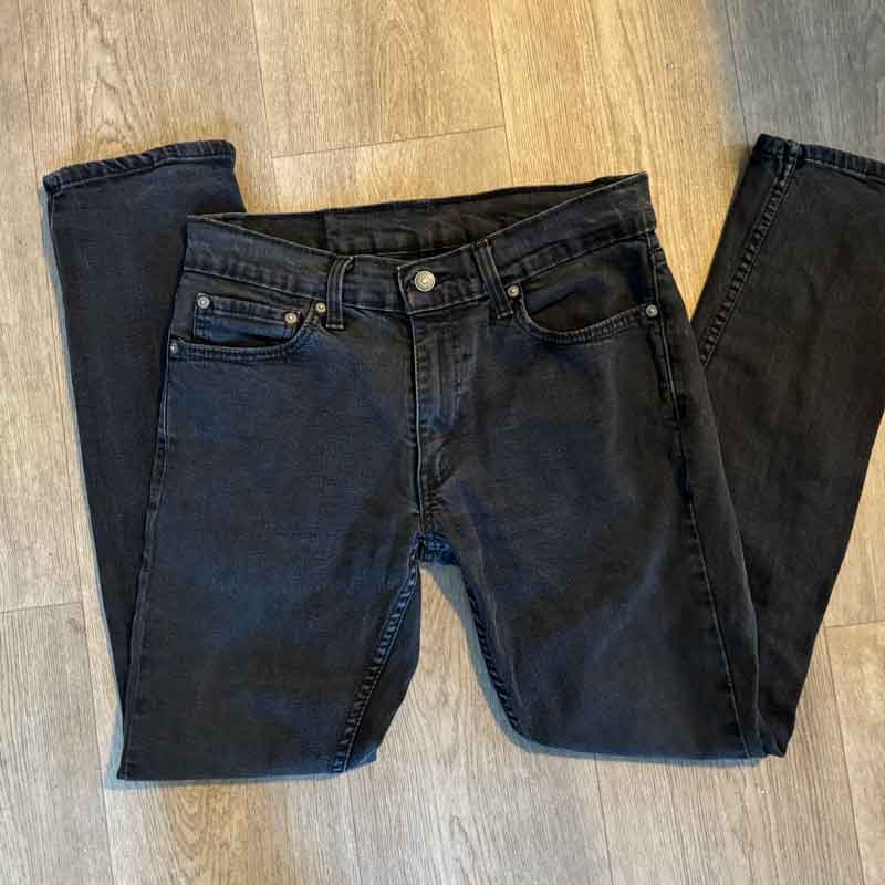 sz 32 Black skinny Levis 511s