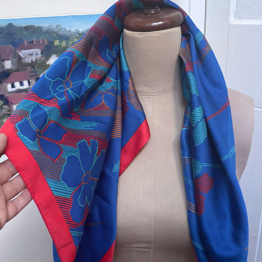 Retro scarves