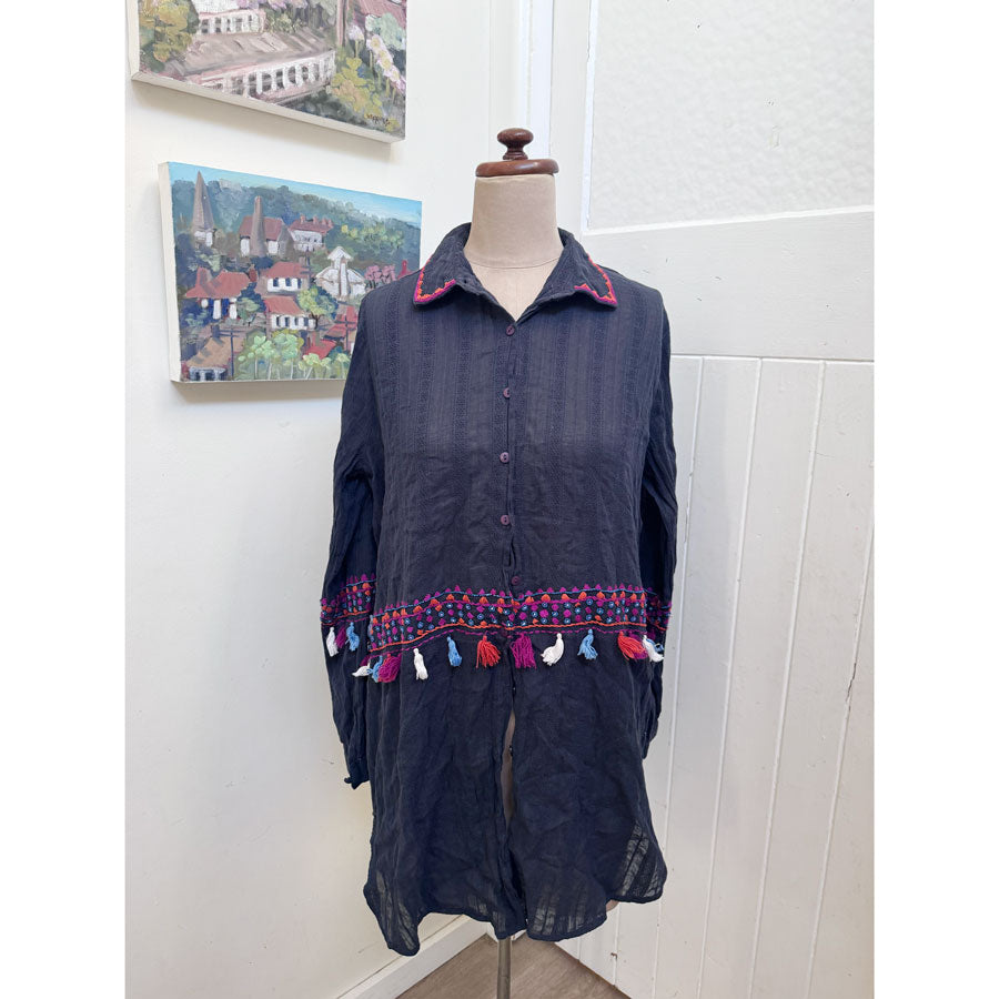 sz M navy boho tassel shirt