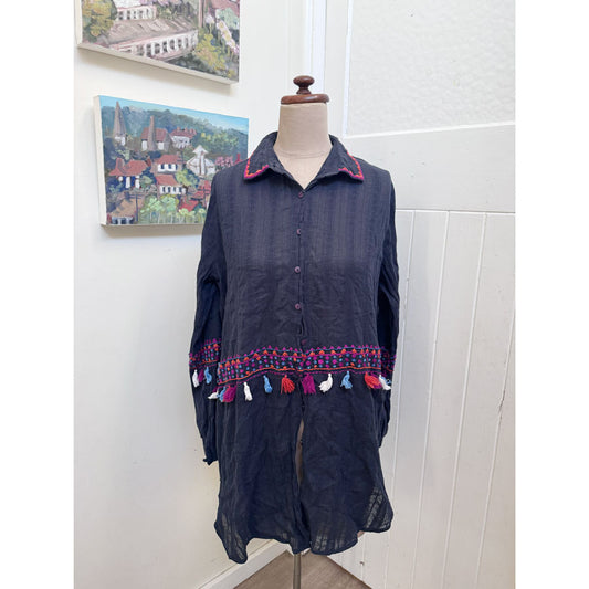 sz M navy boho tassel shirt