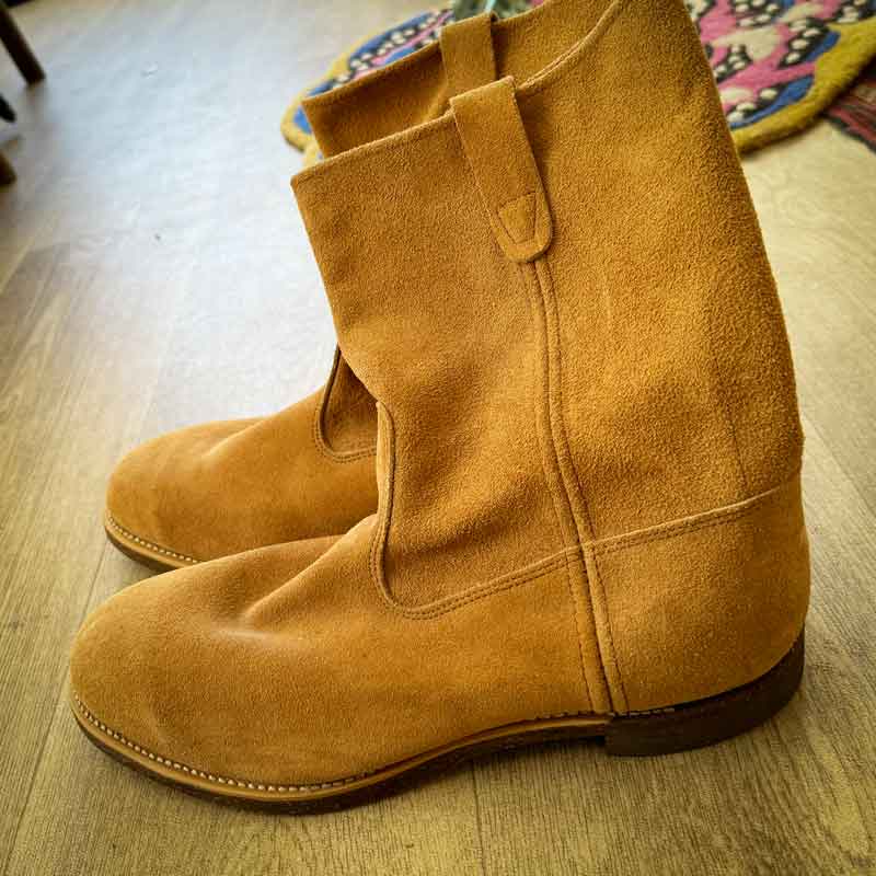 sz ?  Builtrite tan suede cowboy boots