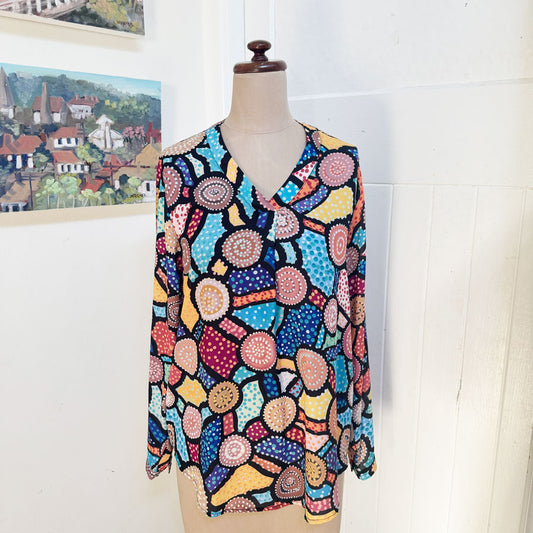 sz 16 Bundarra colourful blouse