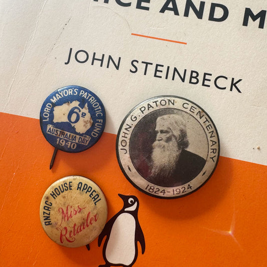 Pack 3 vintage lapel buttons