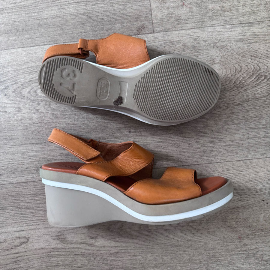 sz 37 Camper wedges