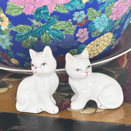 Cat salt and pepper shakers