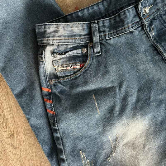 sz 38 Classic distressed blue jeans