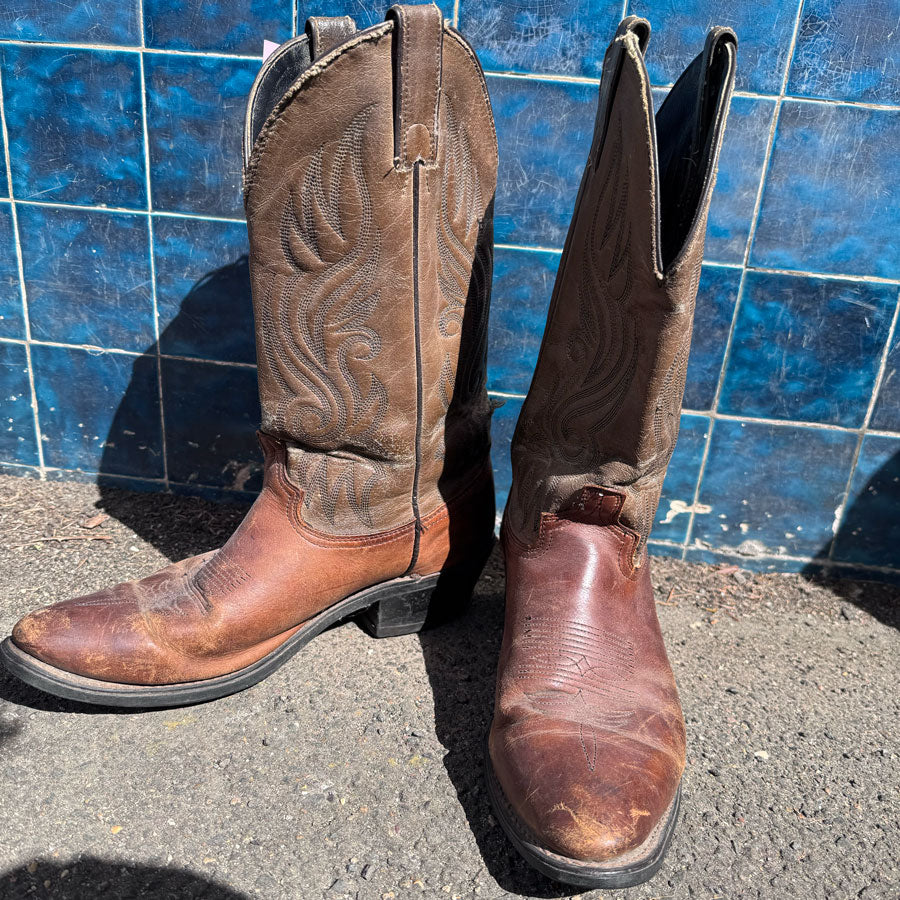 sz 10D mens cowboy boots