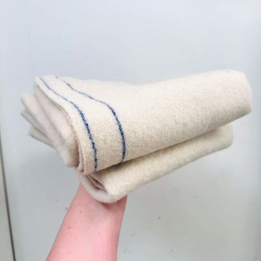 Blanket : Cream wool remnant