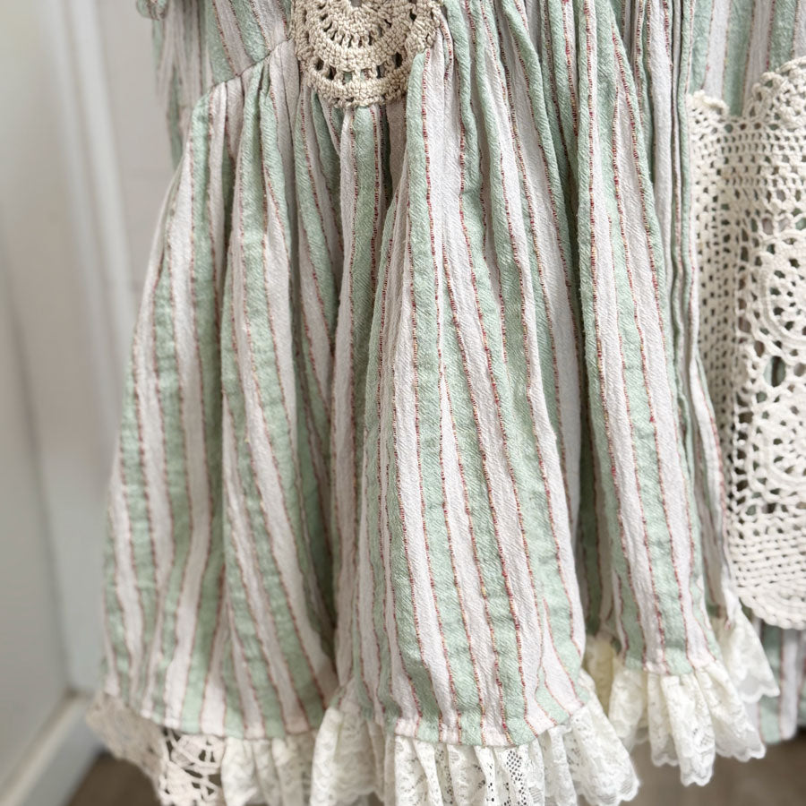 sz 3XL curvy doilied striped dress