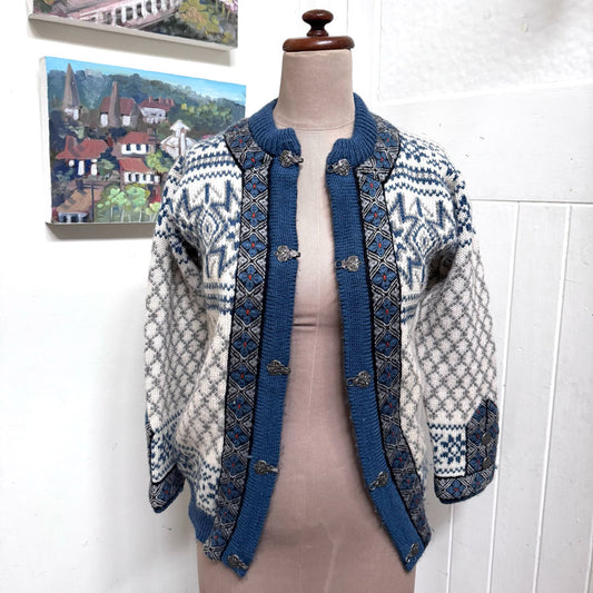 sz XS thick Norwegian wool cardigan