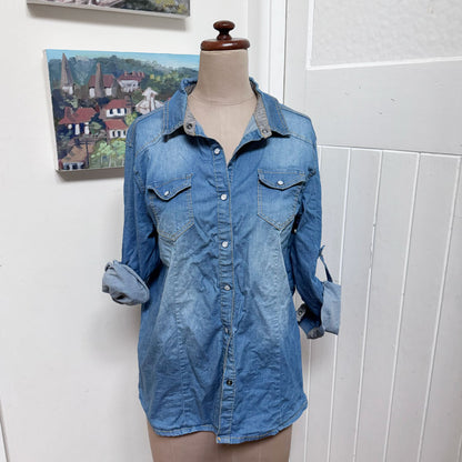 Western style ladies denim shirt