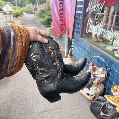 sz 7 ladies black cowboy boots