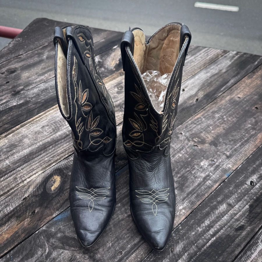 sz 7 ladies black cowboy boots